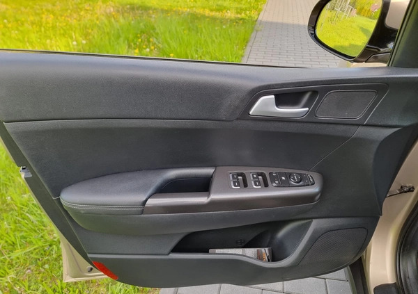 Kia Sportage cena 68900 przebieg: 104000, rok produkcji 2016 z Strzelce Opolskie małe 466